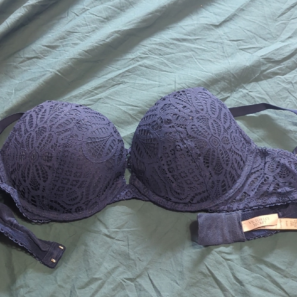 Victoria's Secret Blue Lace Bra with Underwire Support